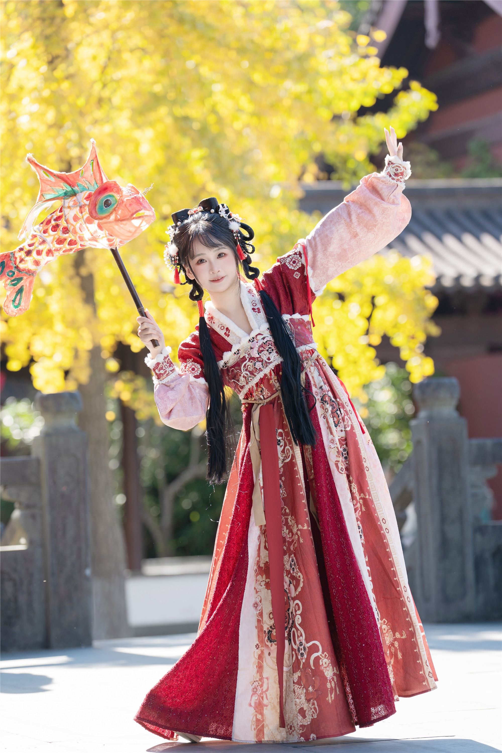 YITUYU艺图语 2025.01.31 提前过蛇年了 湫一只岁岁